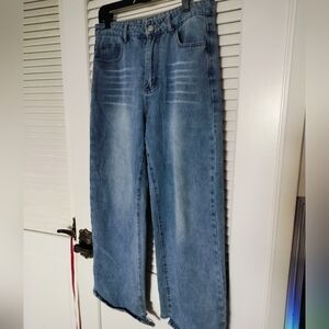 Dazy Women's Barrel Jeans Size XL Whiskering Distressed Hems high Rise 30"